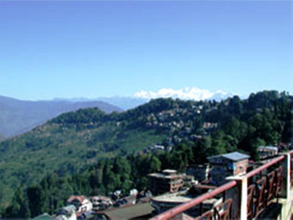Broadway Hotel Darjeeling  Buitenkant foto
