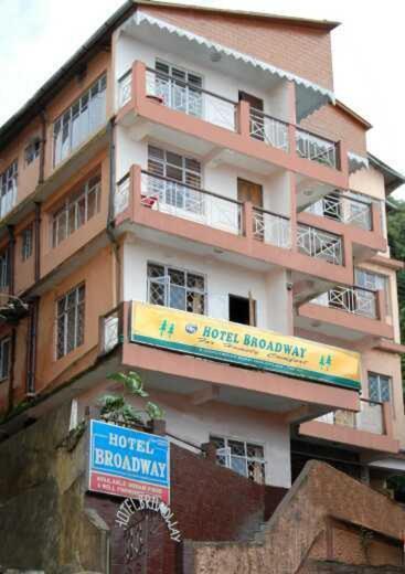 Broadway Hotel Darjeeling  Buitenkant foto